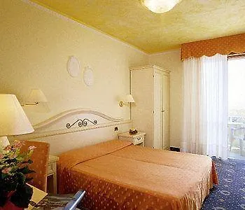 호텔 Montecarlo
