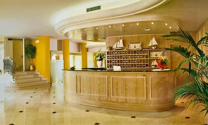 蒙特卡洛酒店 比比翁