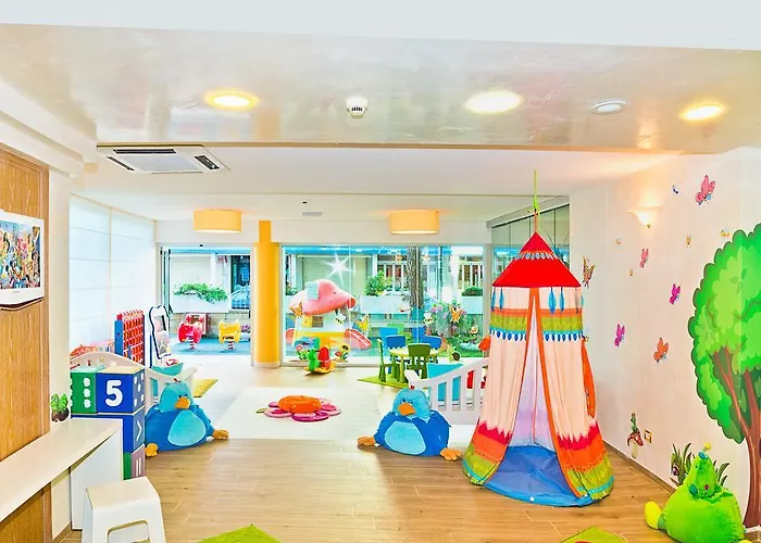 蒙特卡洛酒店 4* 比比翁