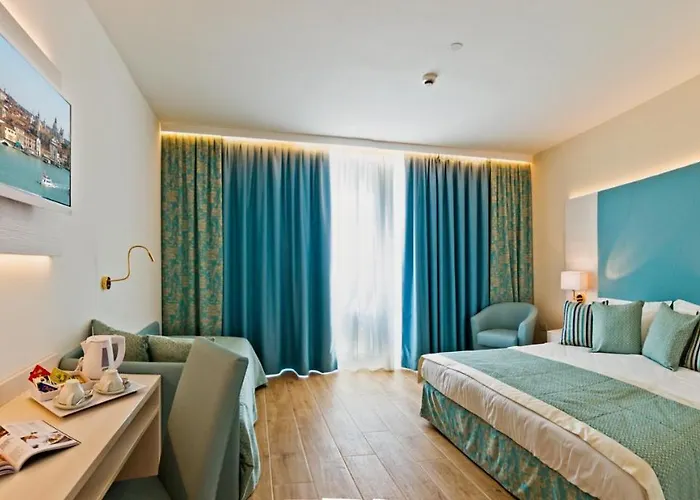 Hotell Montecarlo 4*