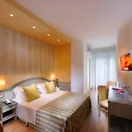 Montecarlo Готель Бібіоне